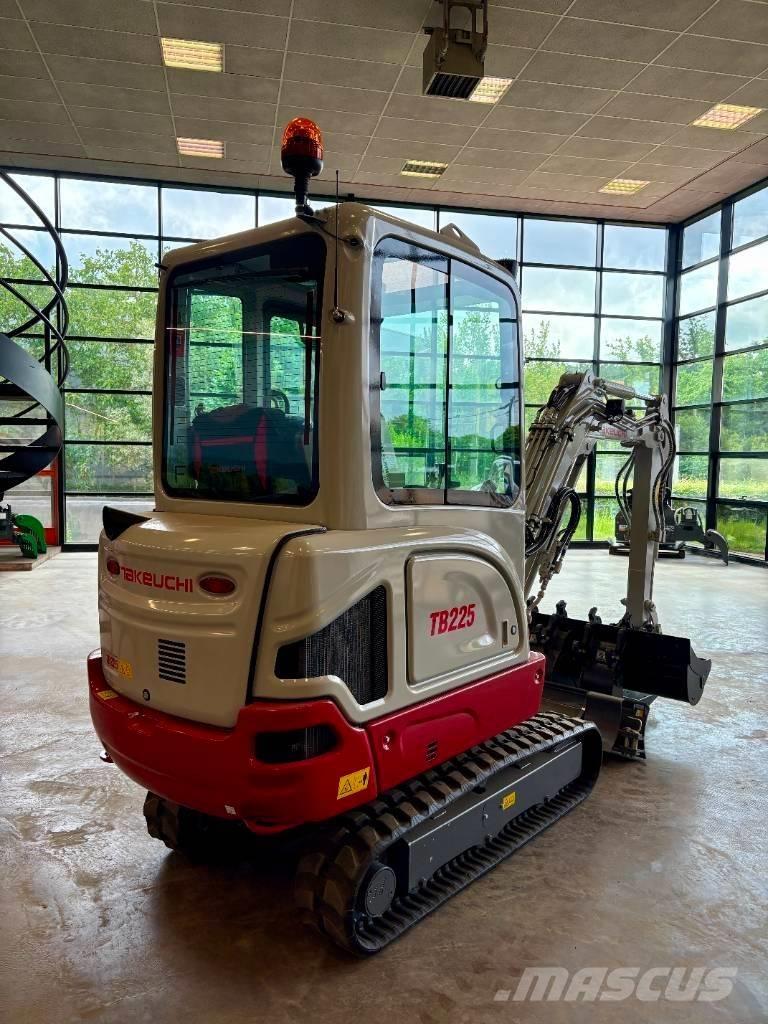 Takeuchi TB 225 Εκσκαφάκι (διαβολάκι) < 7t