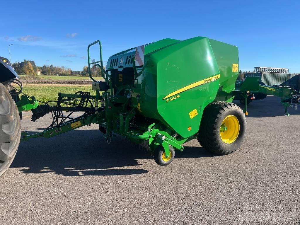 John Deere F441M Πρέσες κυλινδρικών δεμάτων