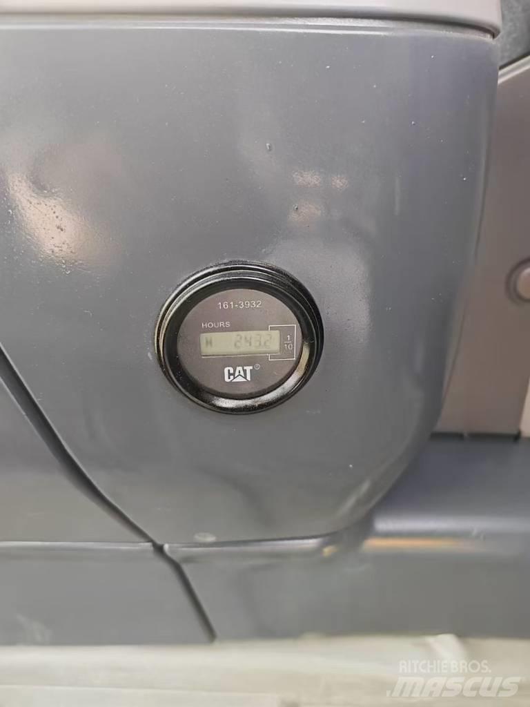 CAT 340D2L Εκσκαφείς με ερπύστριες