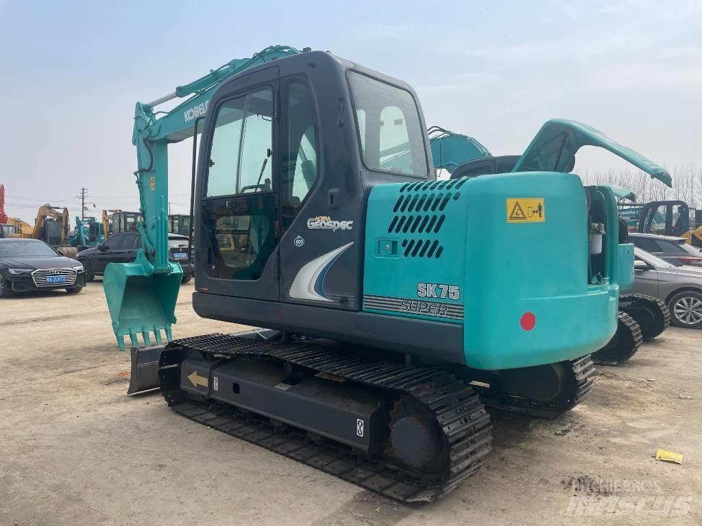 Kobelco SK 75 Εκσκαφείς με ερπύστριες