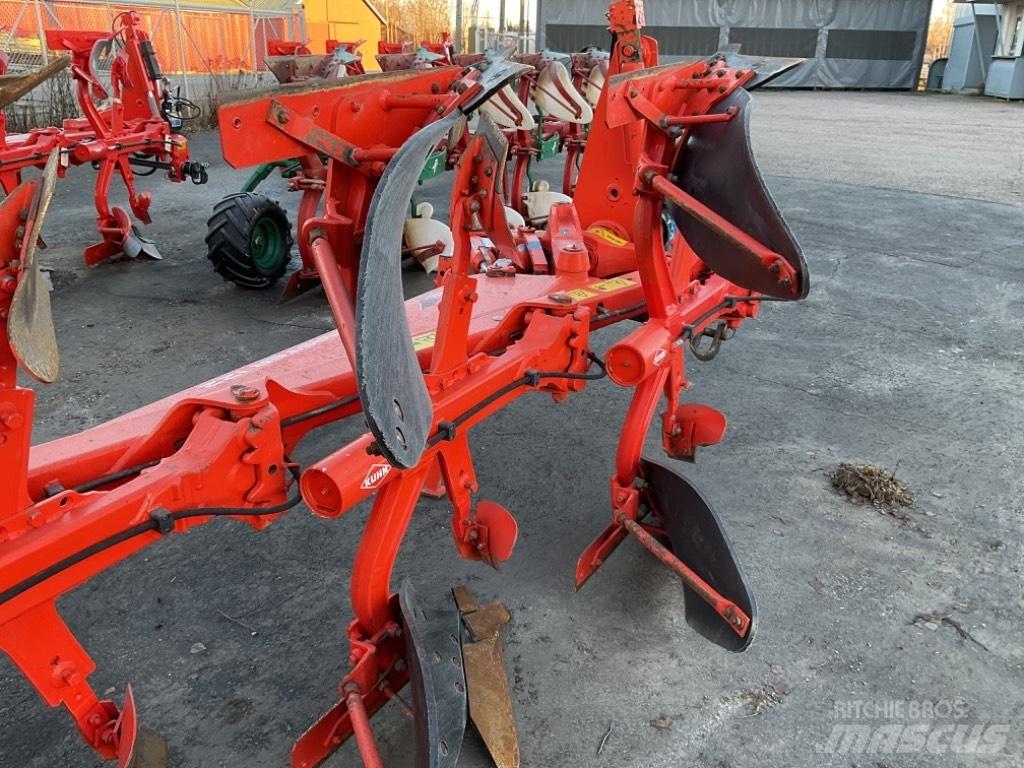 Kuhn Vari-Master 122 Αναστρεφόμενα άροτρα