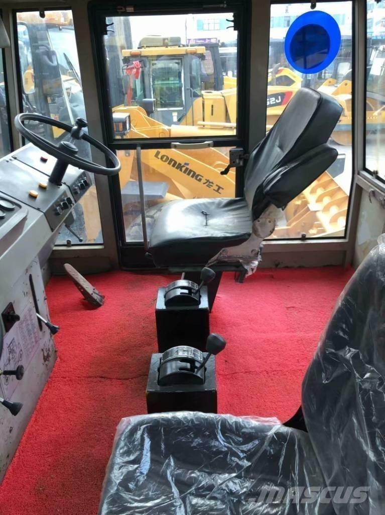 XCMG XP301 Κύλινδροι με επίσωτρα με αέρα