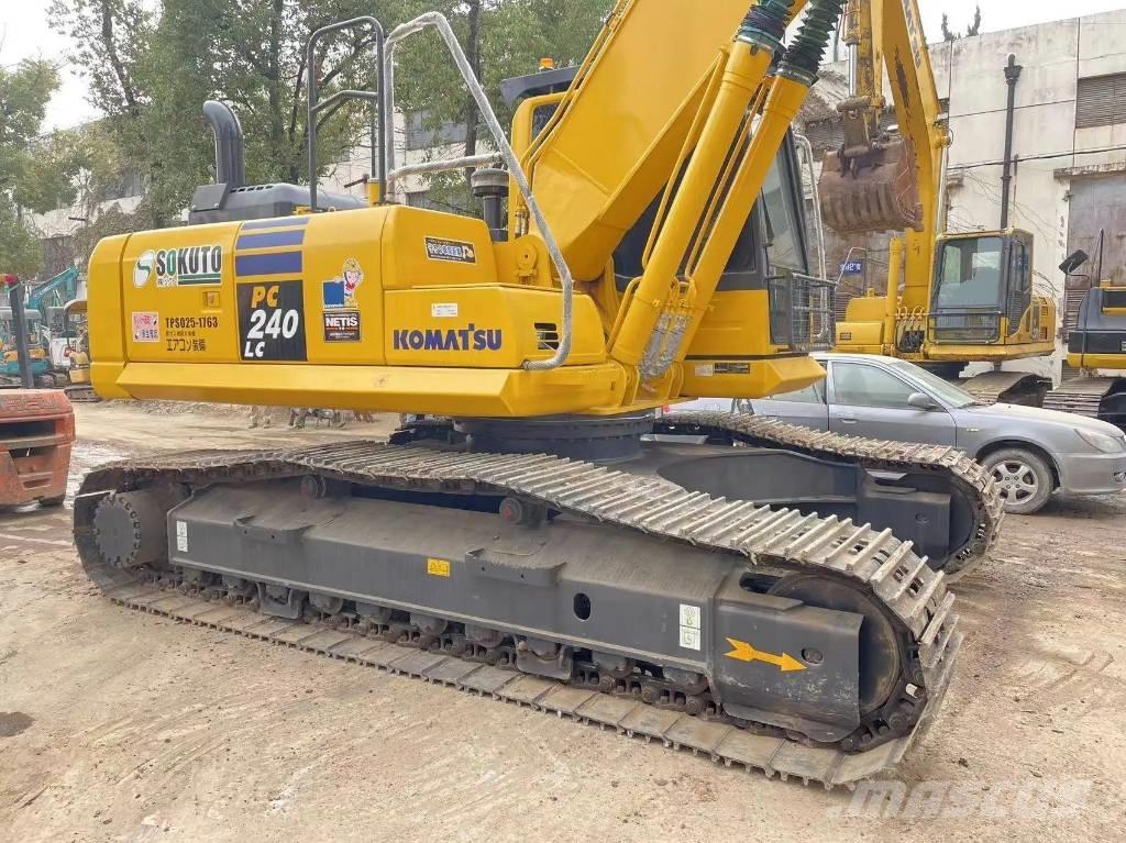 Komatsu PC240-8 Εκσκαφείς με ερπύστριες