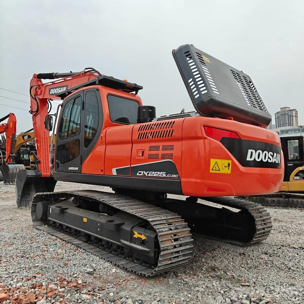 Doosan DX 225 LCA Εκσκαφείς με ερπύστριες
