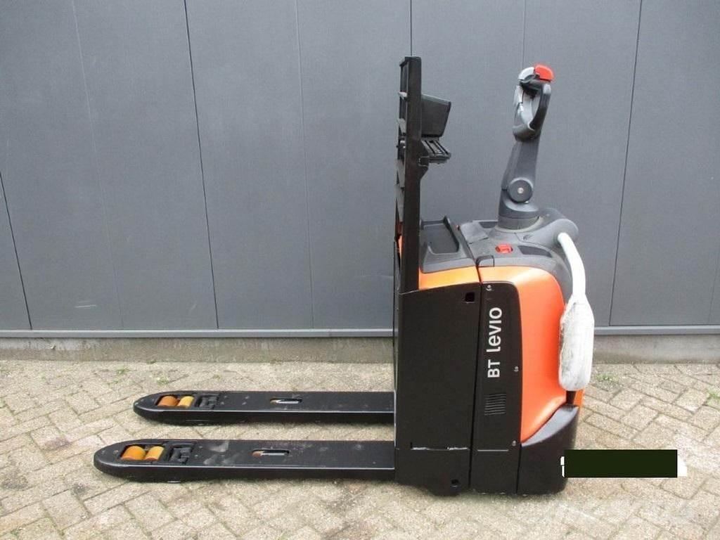 Toyota LPE 200 Χειροκίνητο περονοφόρο ανυψωτικό με πλατφόρμα