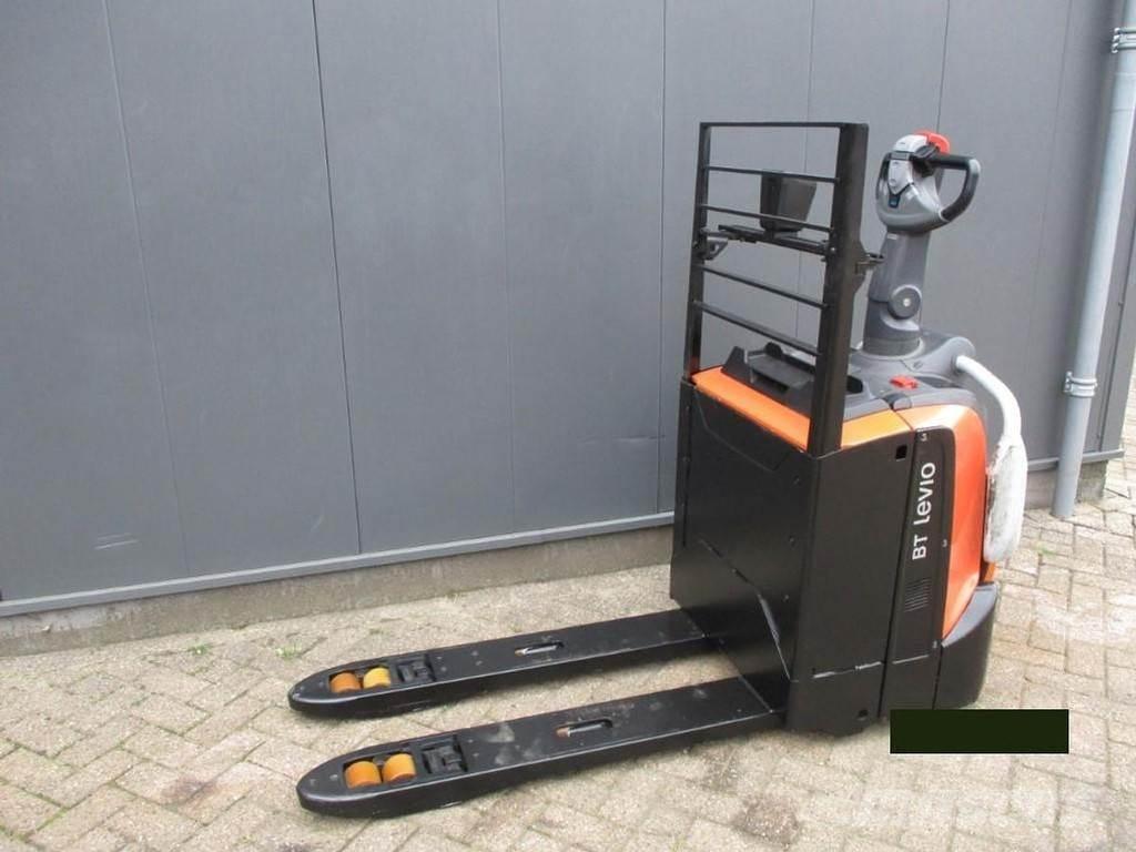 Toyota LPE 200 Χειροκίνητο περονοφόρο ανυψωτικό με πλατφόρμα