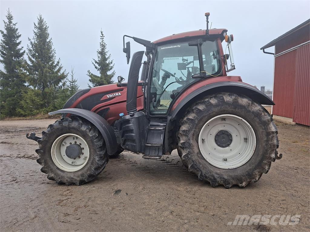 Valtra T154 Versu Τρακτέρ