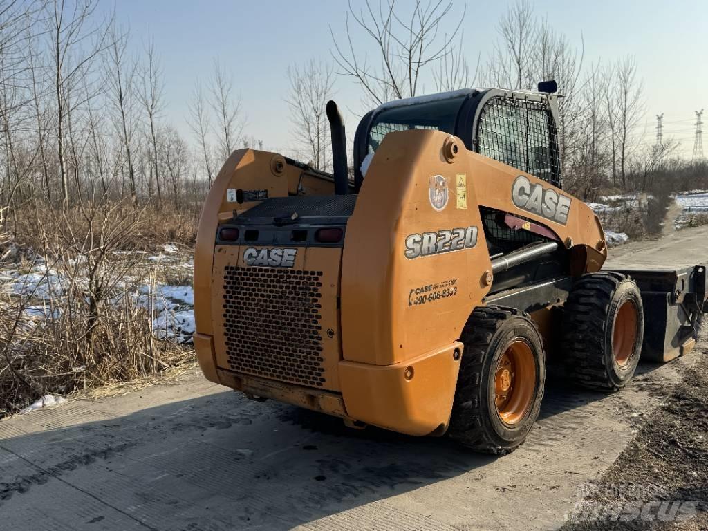 CASE SR220 Φορτωτάκια
