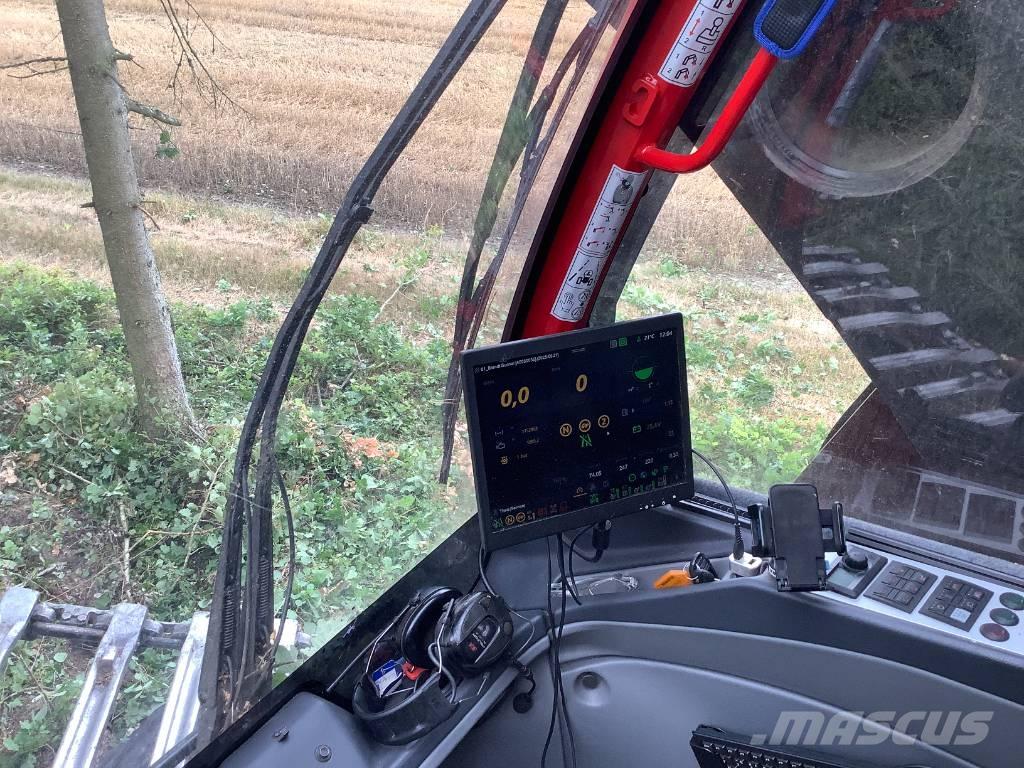 Komatsu 951 Θεριζοαλωνιστικές μηχανές