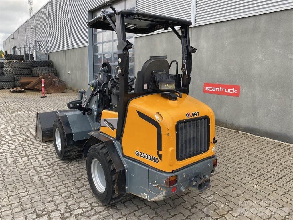 GiANT G2500HD Φορτωτές πολλαπλών χρήσεων