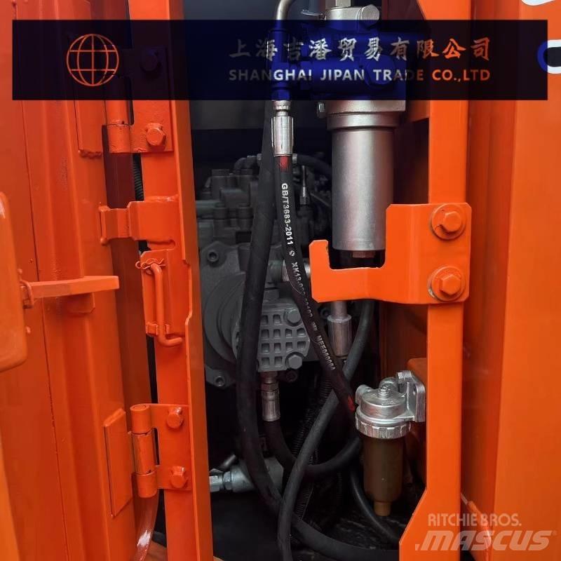 Hitachi ZX 135 Εκσκαφείς με ερπύστριες