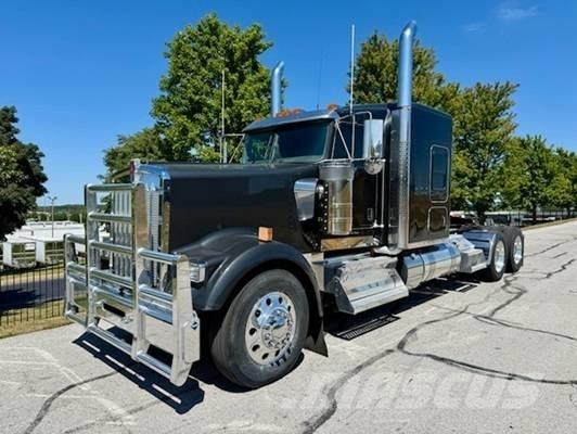 Kenworth W 900 Τράκτορες