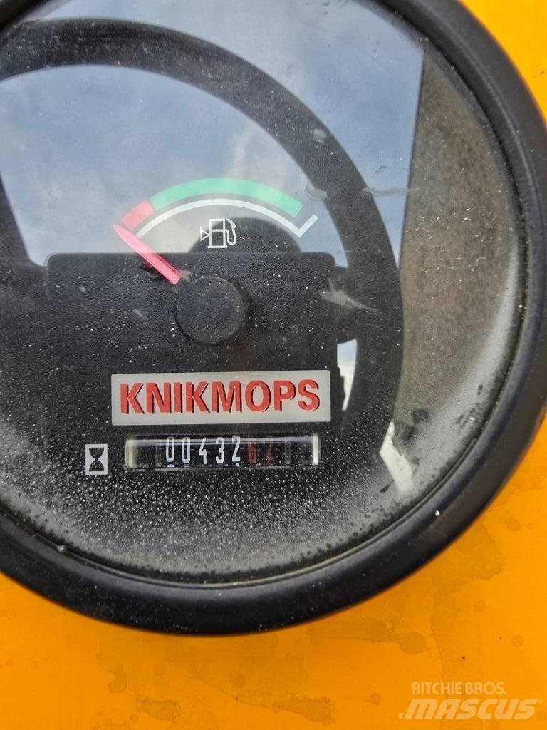 Knikmops 100 Φορτωτές με λάστιχα (Τροχοφόροι)