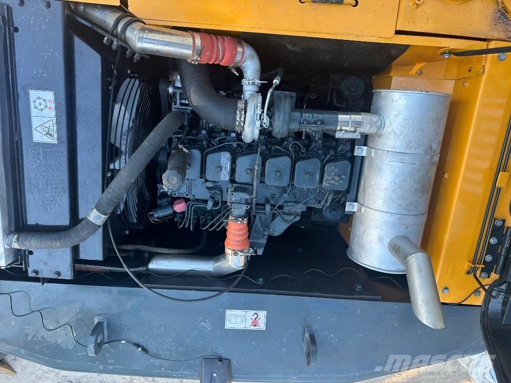 Hyundai HX 220 Εκσκαφείς με ερπύστριες