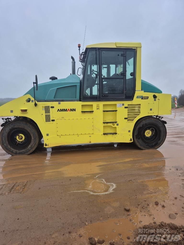 Ammann ART 240 Κύλινδροι με επίσωτρα με αέρα
