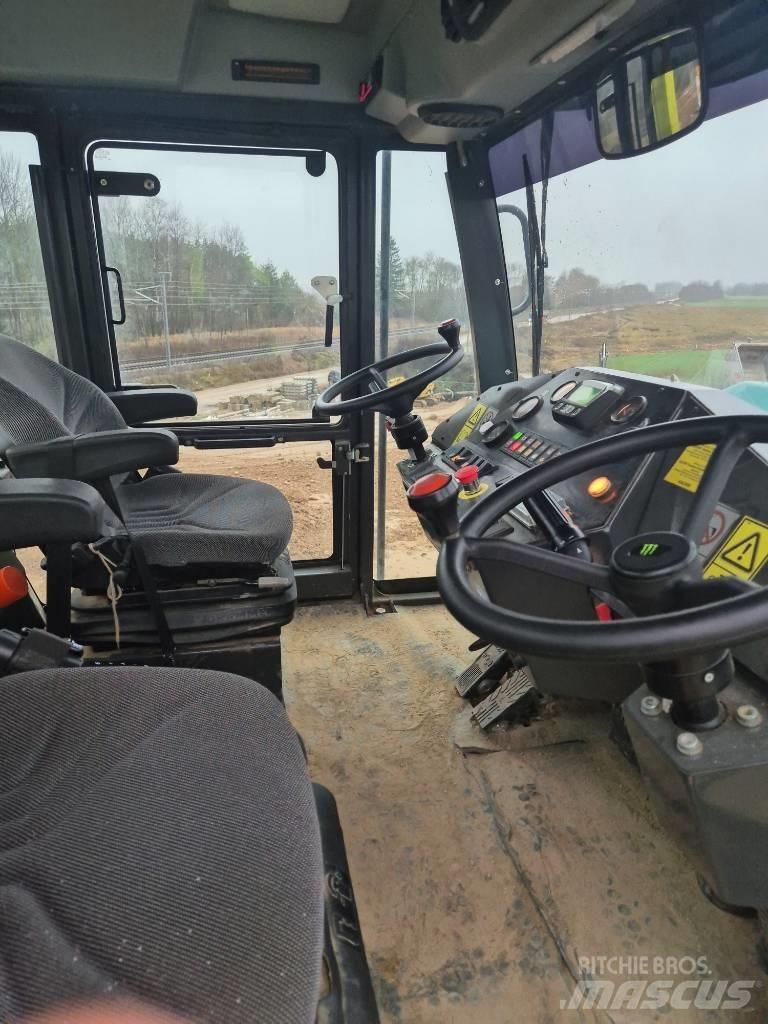 Ammann ART 240 Κύλινδροι με επίσωτρα με αέρα