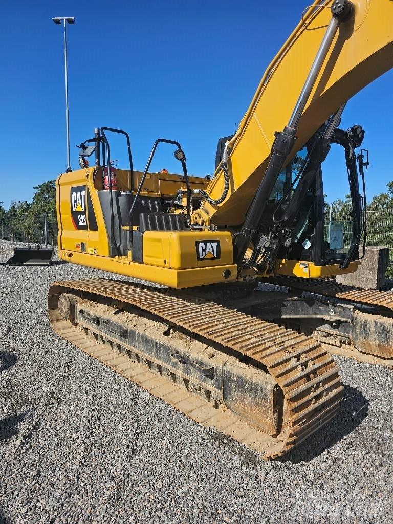 CAT 323 Εκσκαφείς με ερπύστριες