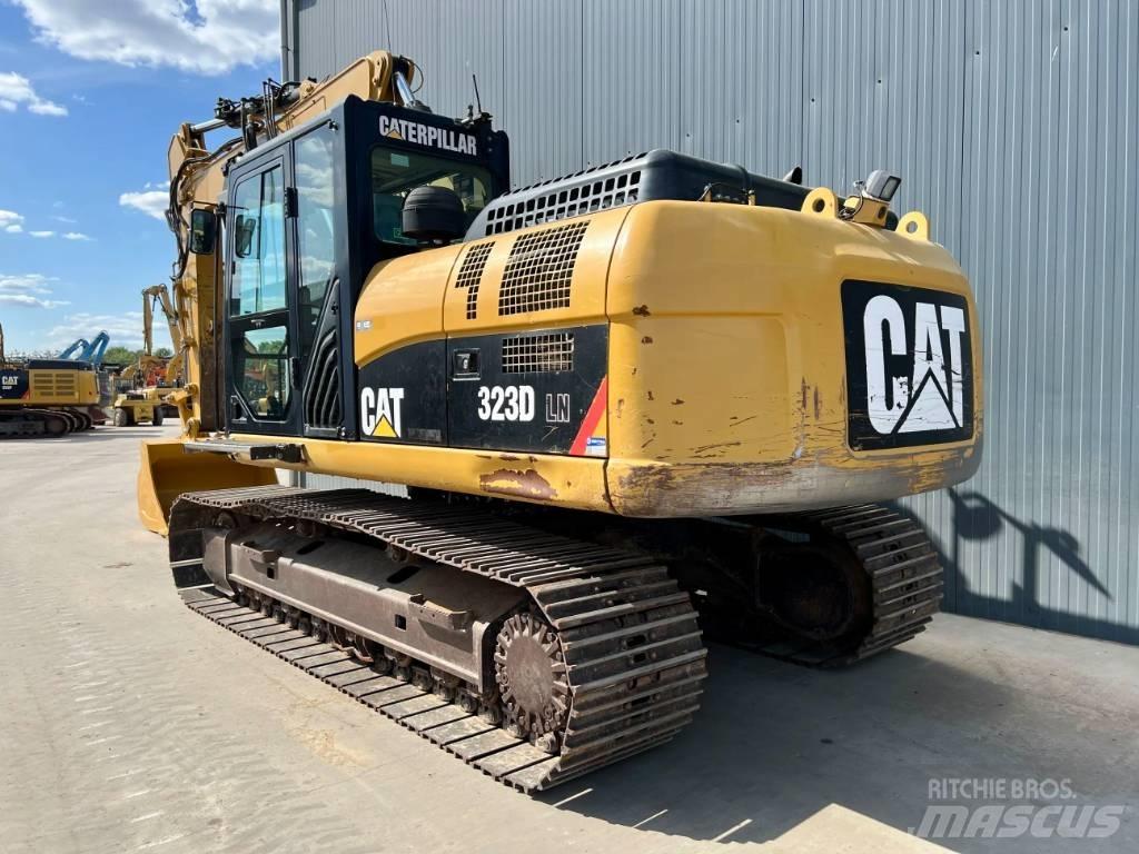CAT 323D LN VA Εκσκαφείς με ερπύστριες