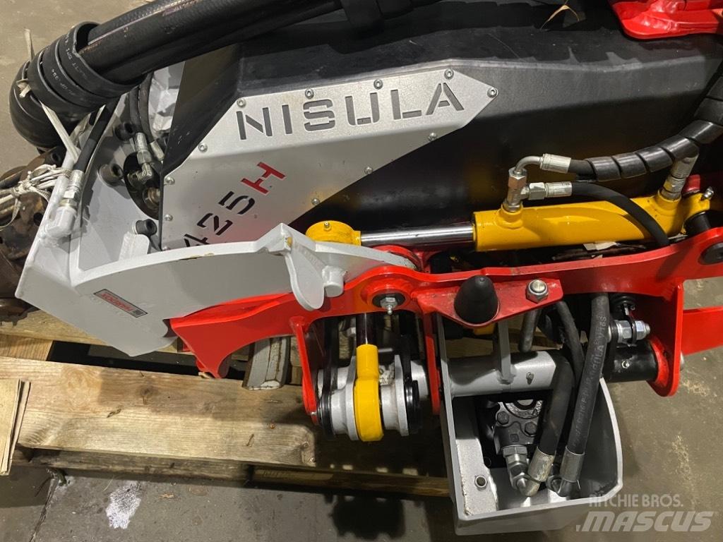 Nisula 425 H Θεριζοαλωνιστικές μηχανές