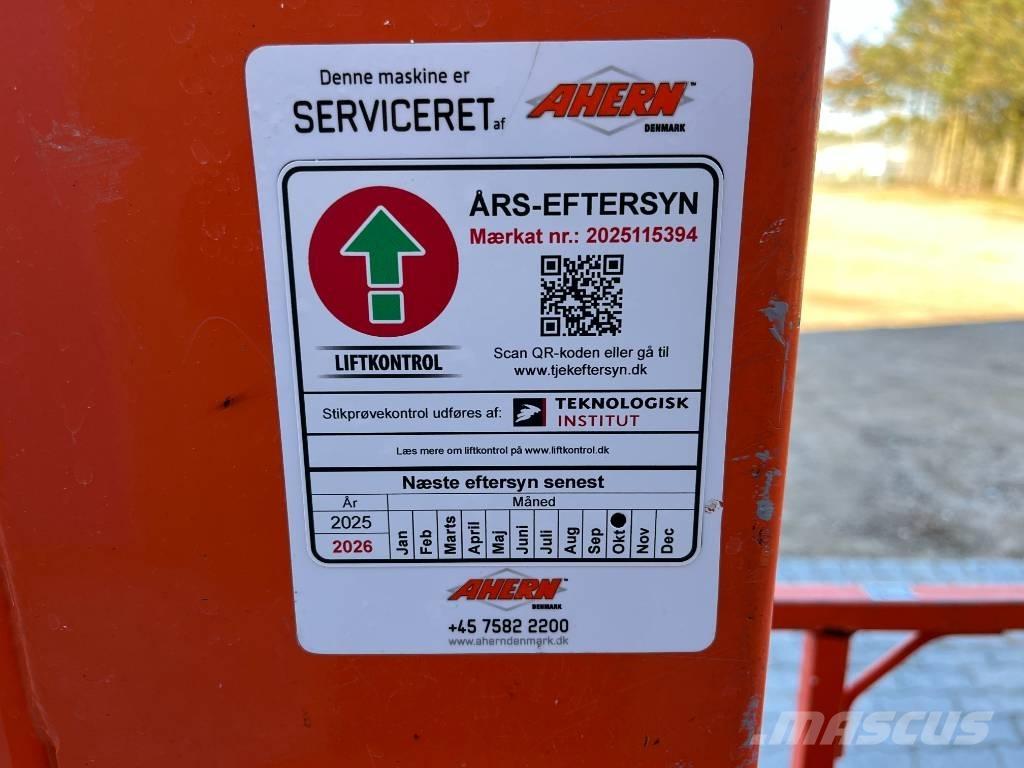 JLG 1230 ES Ανυψωτήρες με κατακόρυφους πυλώνες