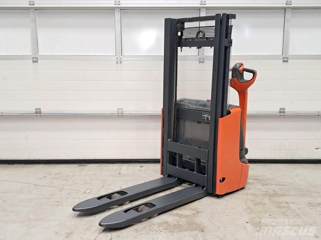 Linde L10B Παλετοφόρα πεζού χειριστή με ιστό