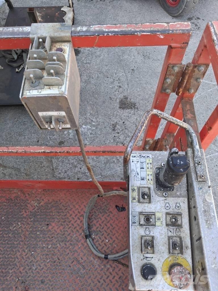SkyJack SJ 6826 RT Ανυψωτήρες ψαλιδωτής άρθρωσης