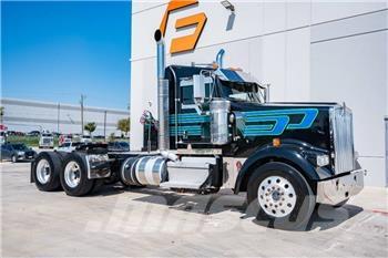 Kenworth W 900 Τράκτορες