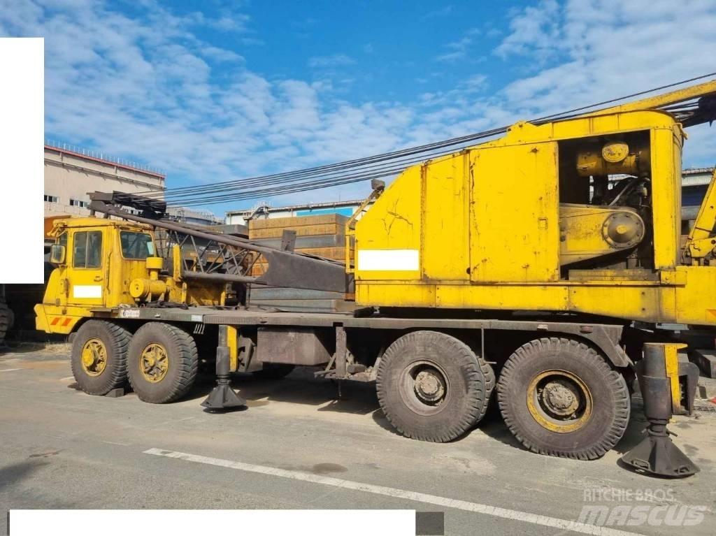American 4460 Γερανοί με ερπύστριες
