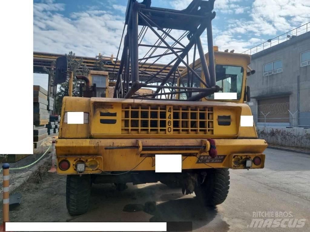 American 4460 Γερανοί με ερπύστριες