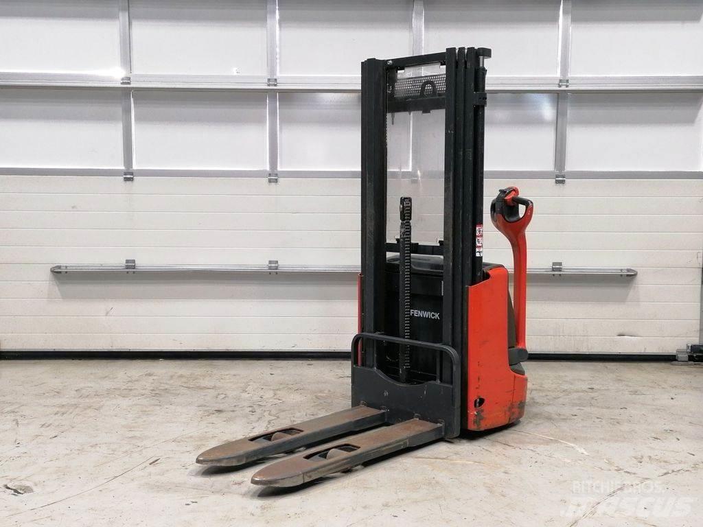 Linde L10 Παλετοφόρα πεζού χειριστή με ιστό