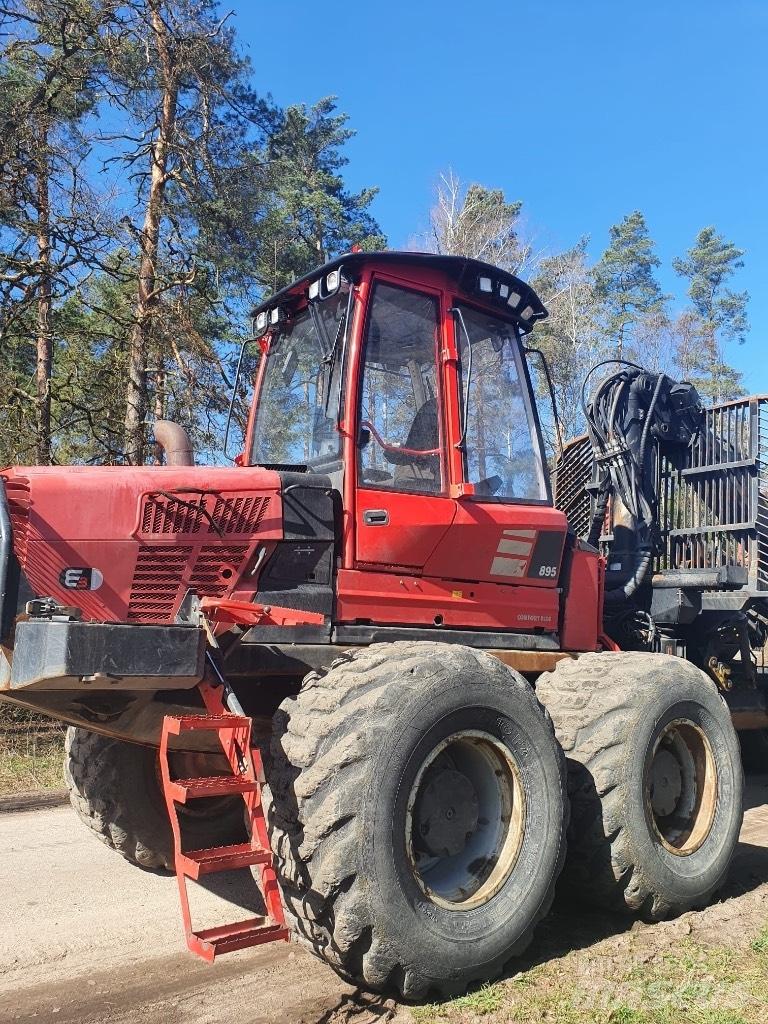 Komatsu 895 Μεταφορείς ξυλείας