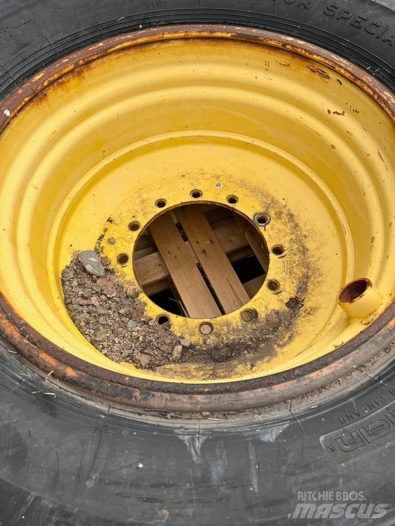 Nokian 700/70-34 Ελαστικά και ζάντες