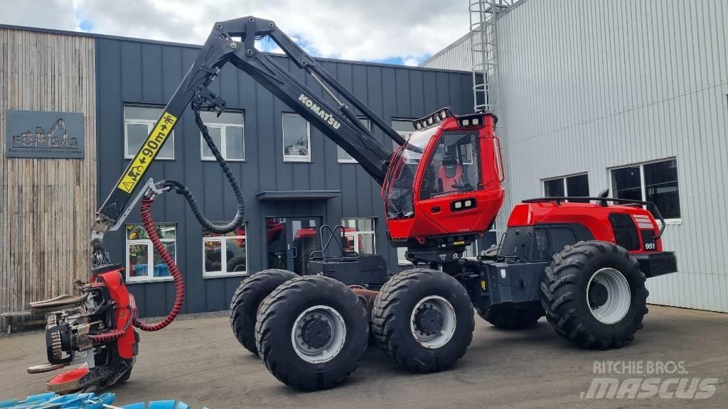 Komatsu 951 Θεριζοαλωνιστικές μηχανές