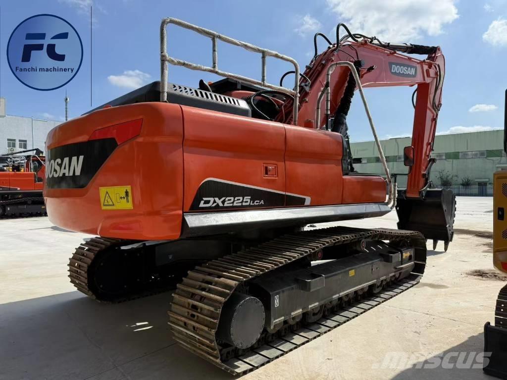 Doosan DX 225 LC Εκσκαφείς με ερπύστριες