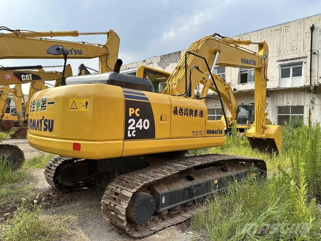 Komatsu PC240-8 Εκσκαφείς με ερπύστριες