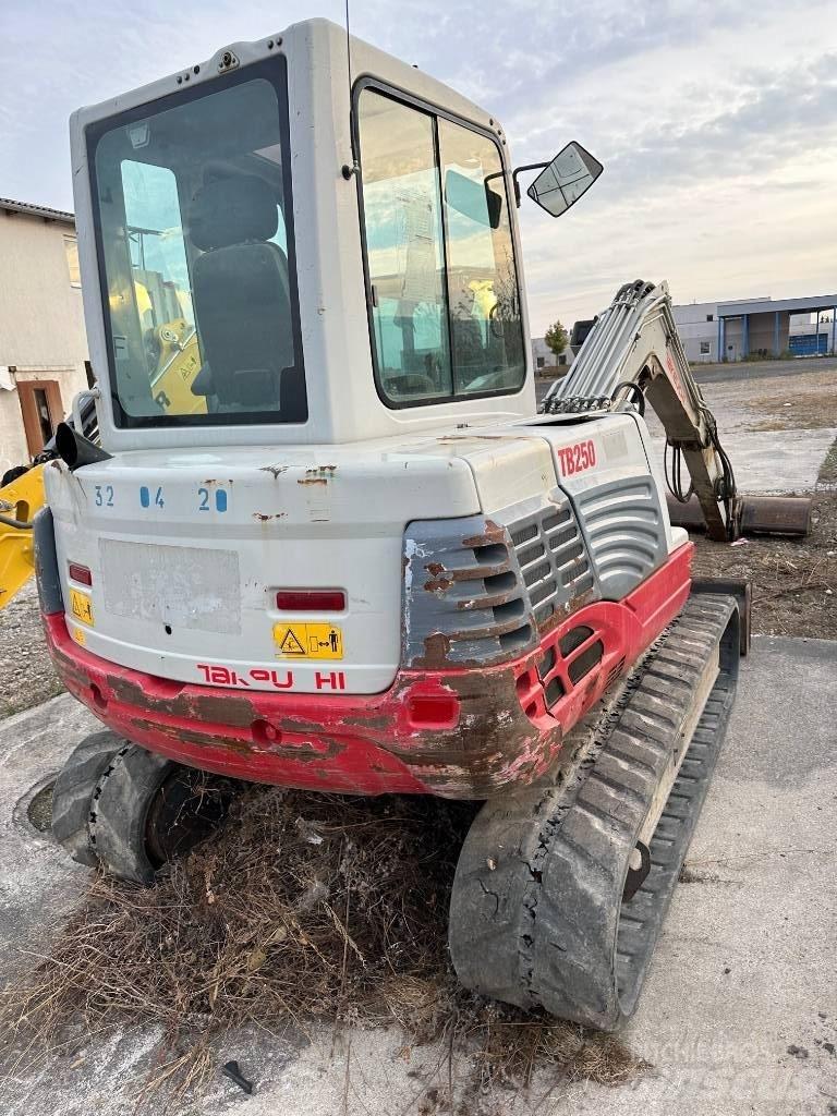 Takeuchi TB250 Εκσκαφάκι (διαβολάκι) < 7t