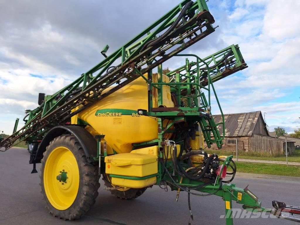 John Deere 840 Ρυμουλκούμενα ψεκαστικά