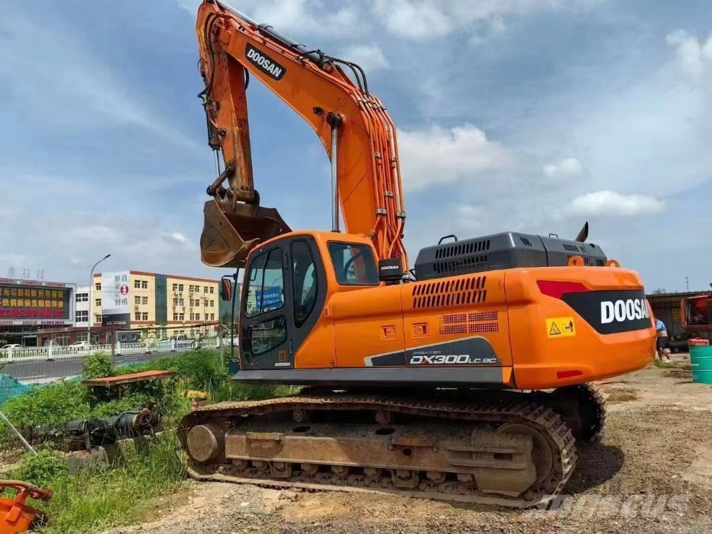 Doosan DX 300 Εκσκαφείς με ερπύστριες