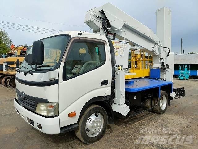 Tadano BT-110-1 Εναέριες πλατφόρμες τοποθετημένες σε φορτηγό