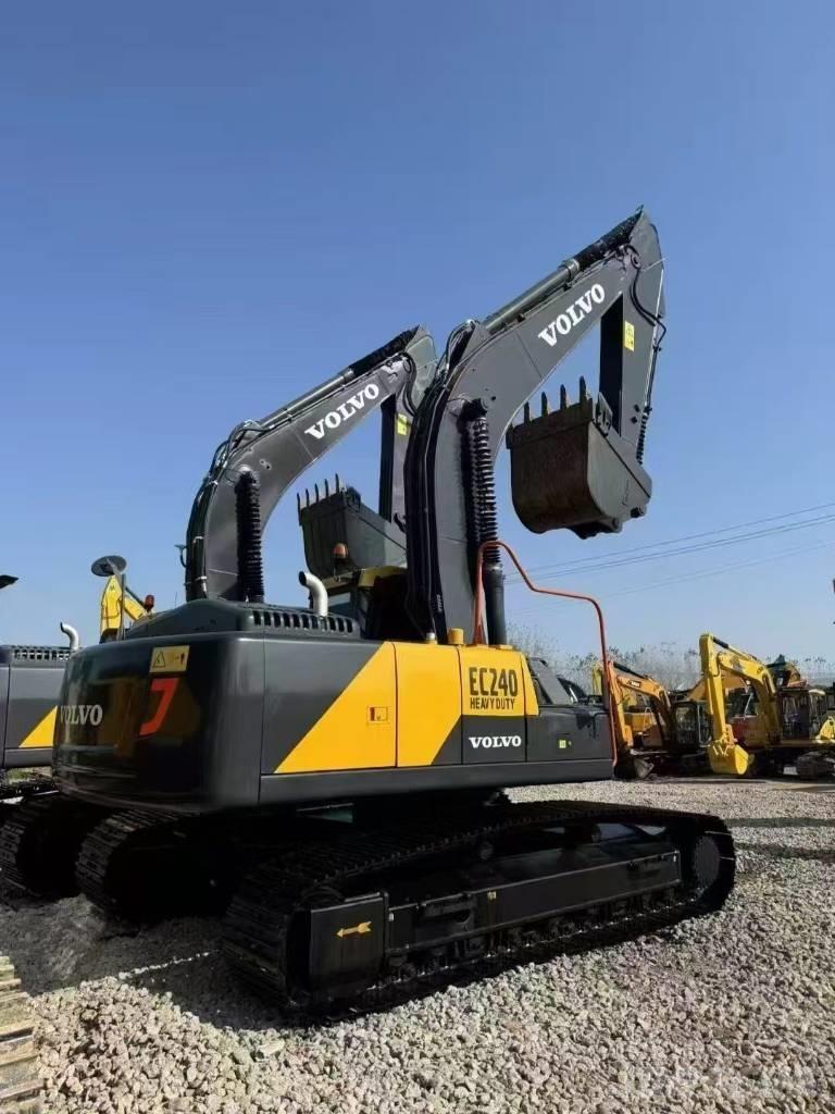 Volvo EC 240 Εκσκαφείς με ερπύστριες