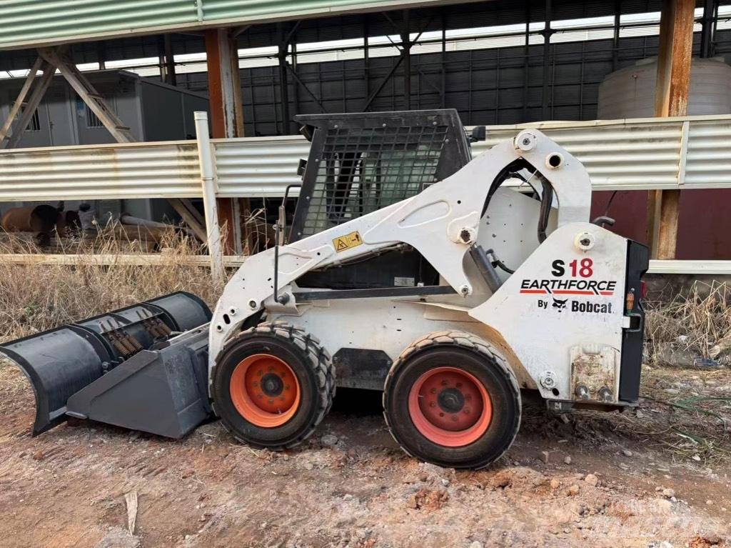Bobcat S 18 Φορτωτάκια