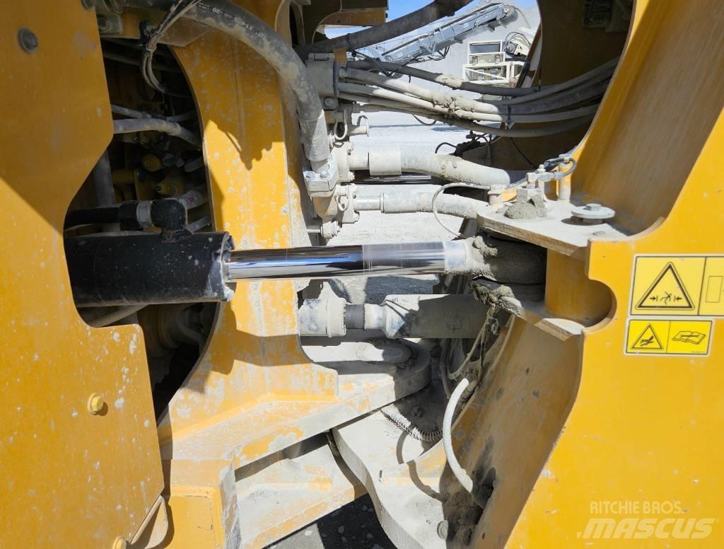 CAT 982 M Φορτωτές με λάστιχα (Τροχοφόροι)