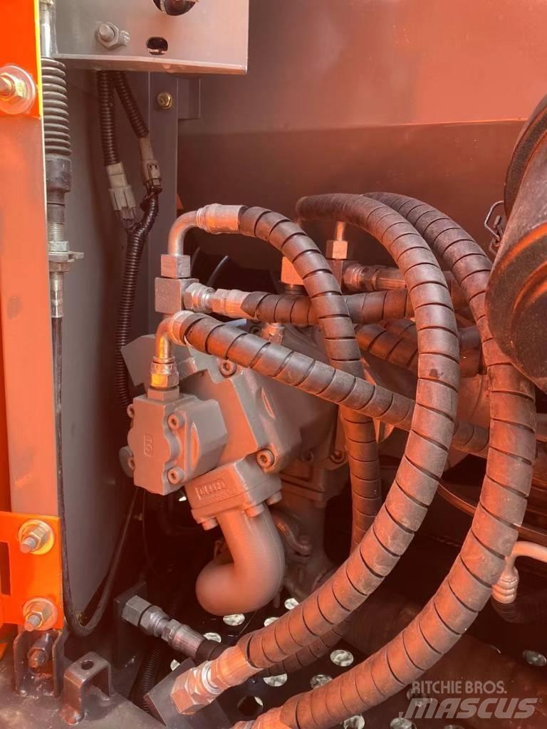 Hitachi 70-5A Εκσκαφείς με ερπύστριες