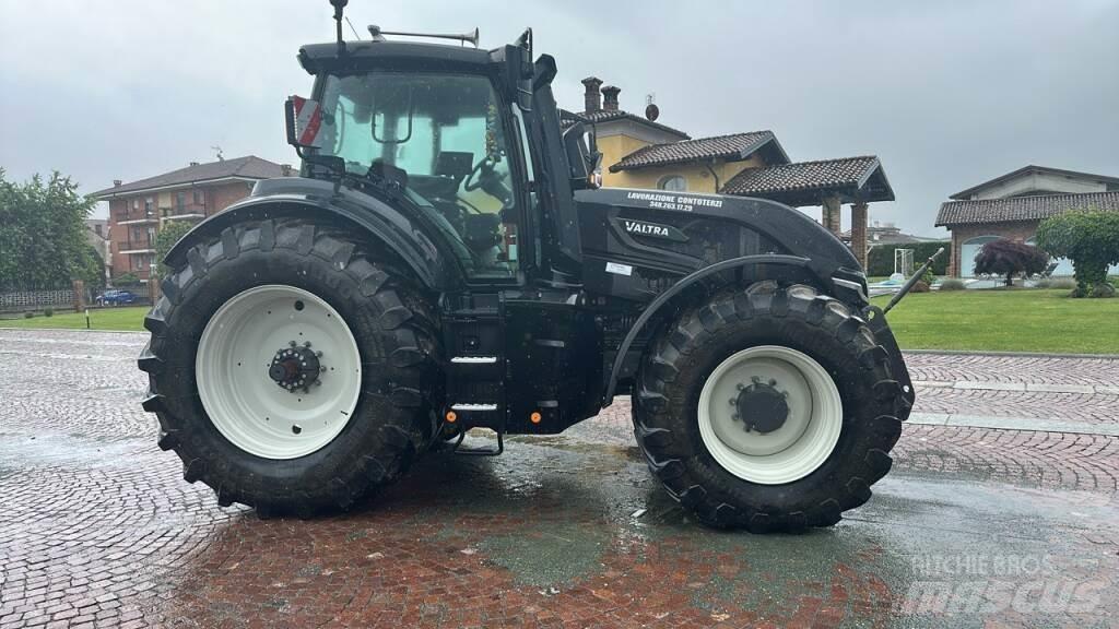 Valtra Q305 Τρακτέρ