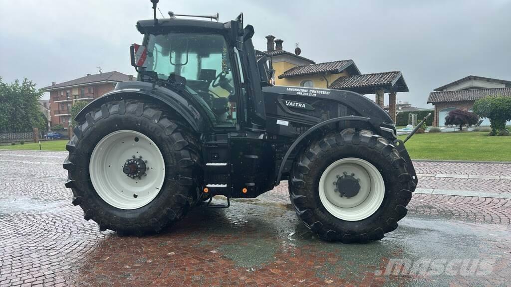 Valtra Q305 Τρακτέρ