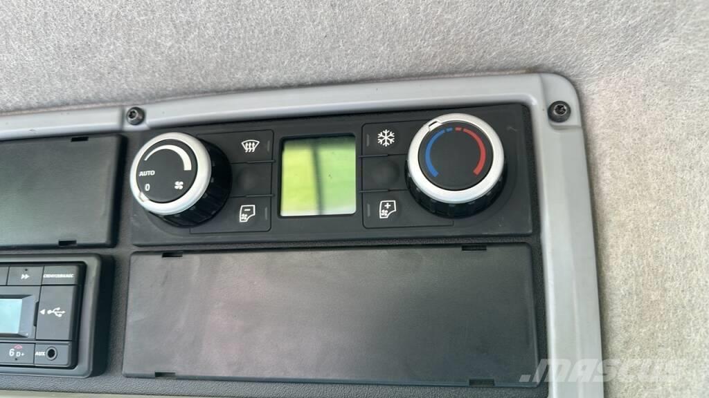 Valtra Q305 Τρακτέρ