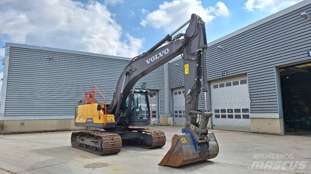 Volvo EC220E Εκσκαφείς με ερπύστριες