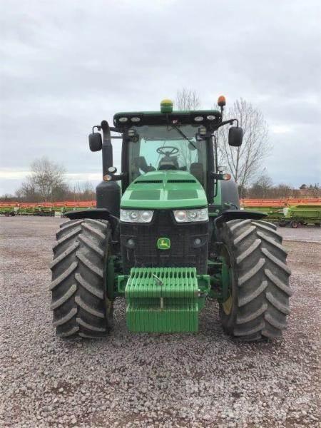 John Deere 8320 R Τρακτέρ