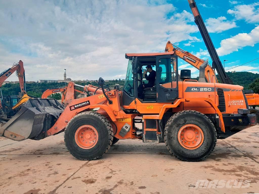 Doosan DL 250-3 Φορτωτές με λάστιχα (Τροχοφόροι)