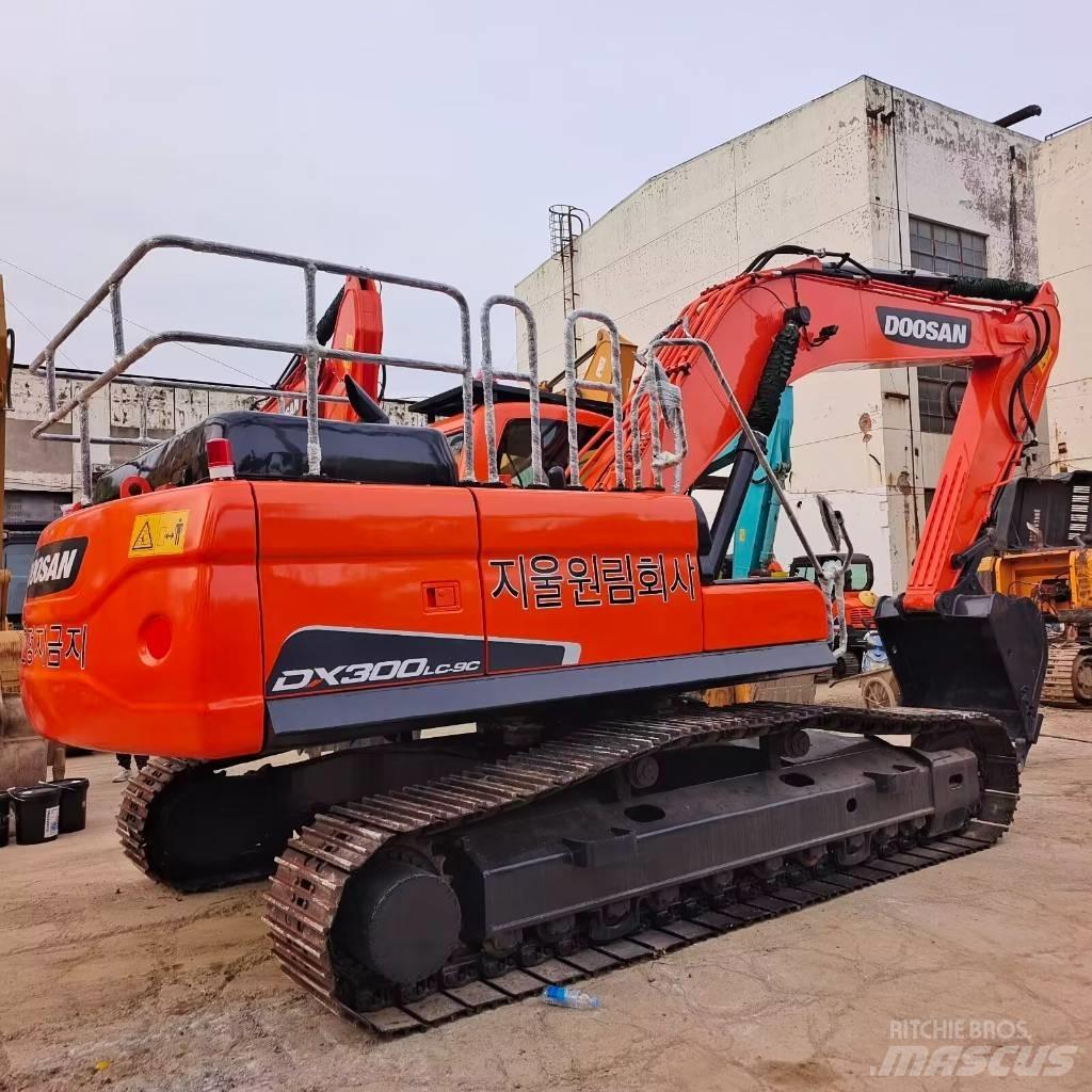 Doosan DX 300 Εκσκαφείς με ερπύστριες